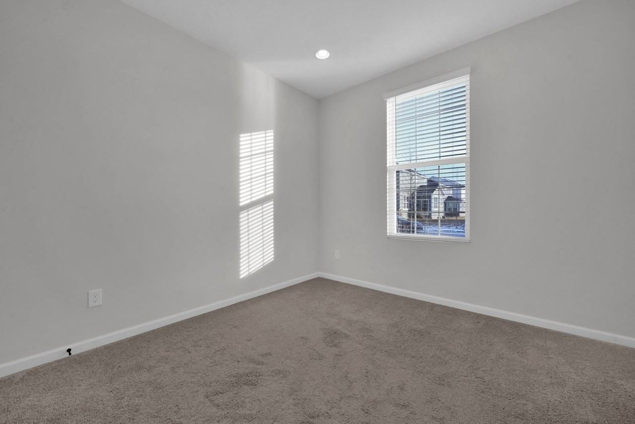 12065 Landon Dr - Photo 4 of 44