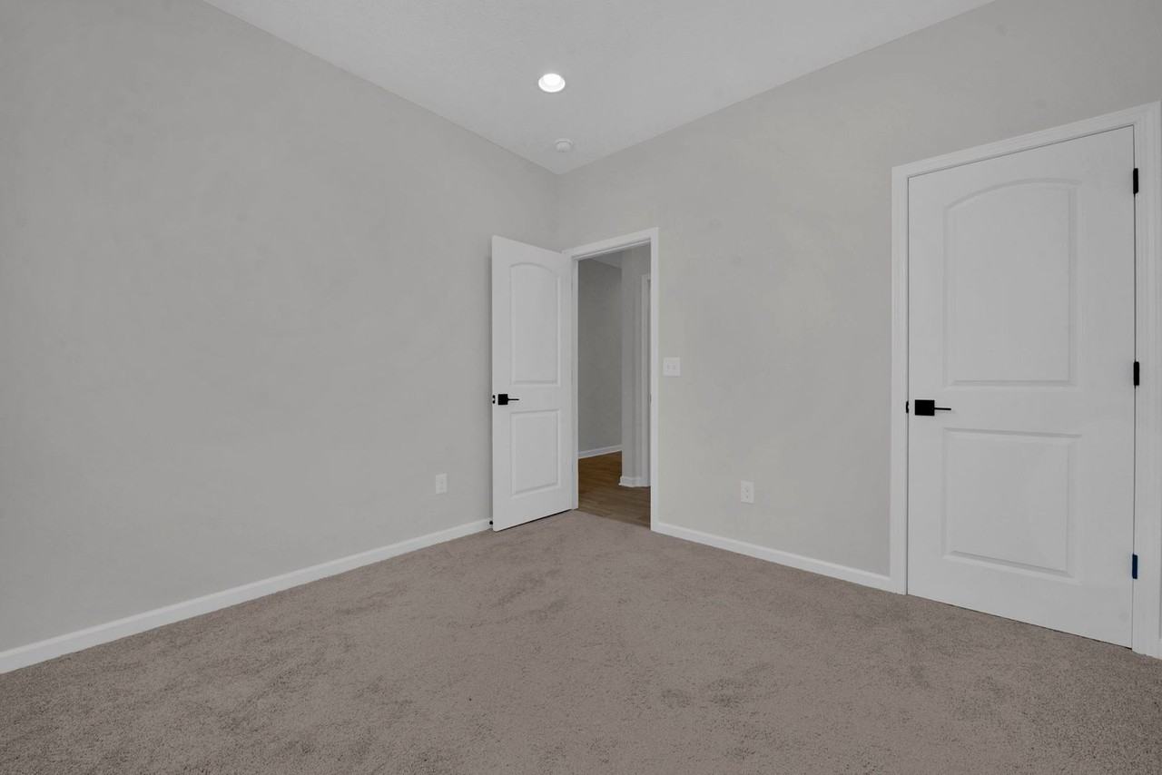 12065 Landon Dr - Photo 5 of 44