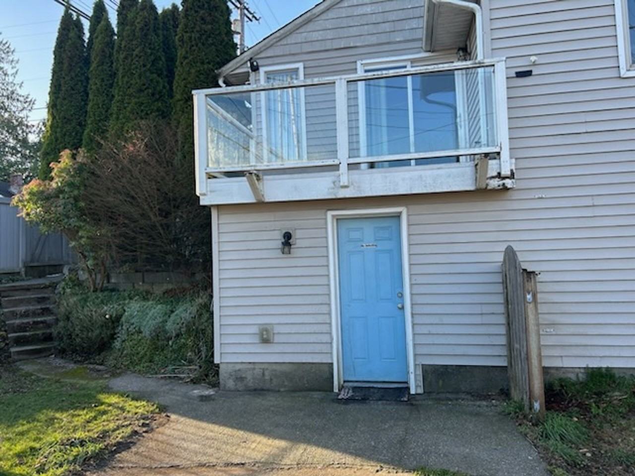 929 Pecks Dr - Photo 2 of 3