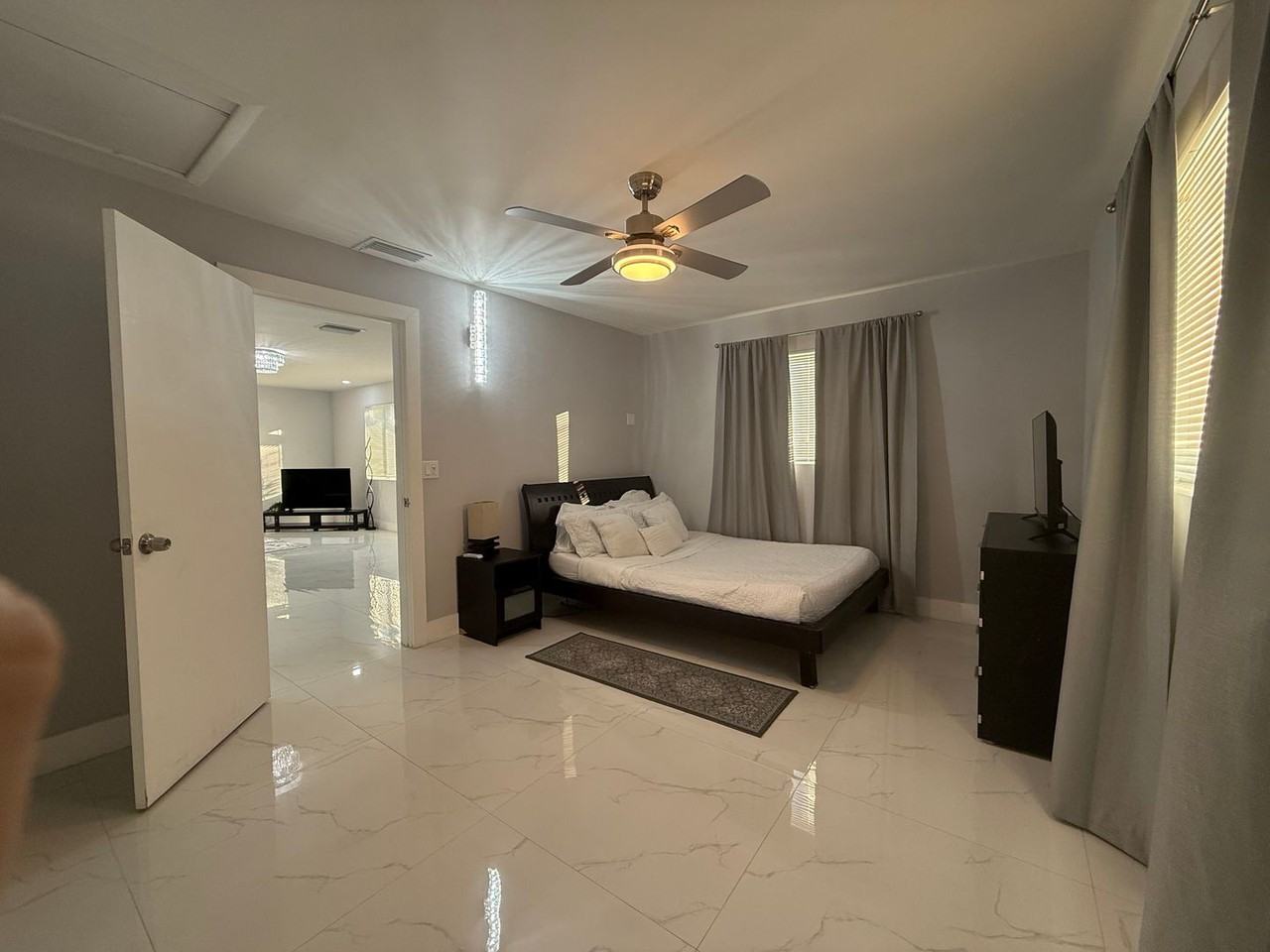 255 Glouchester St - Photo 4 of 12