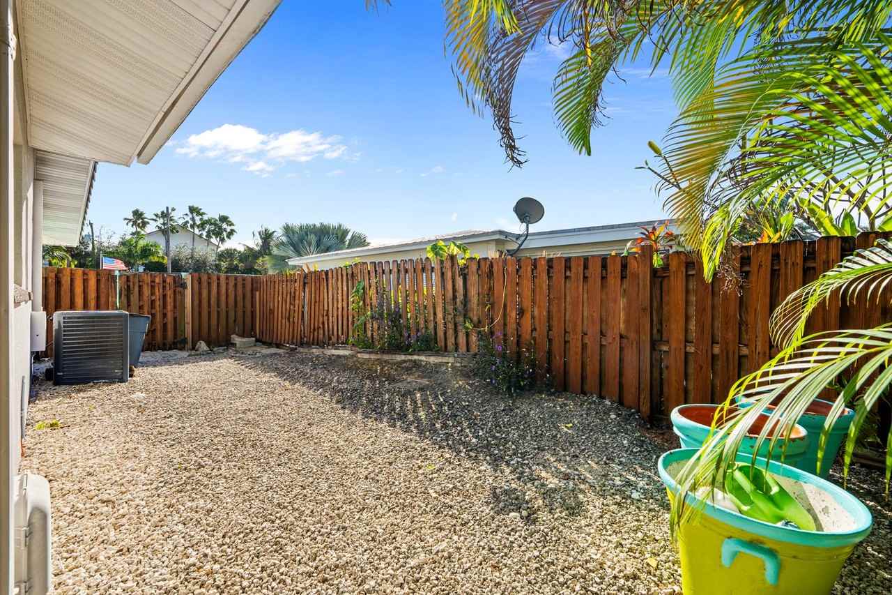 113 Park Ln E - Photo 6 of 47