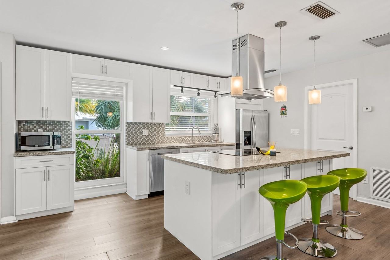 113 Park Ln E - Photo 6 of 49