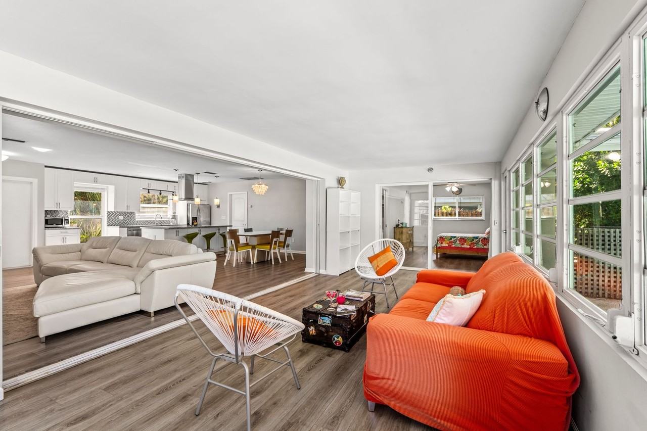 113 Park Ln E - Photo 4 of 49