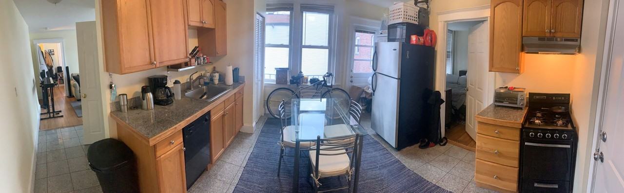 221 Hanover St - Photo 4 of 19