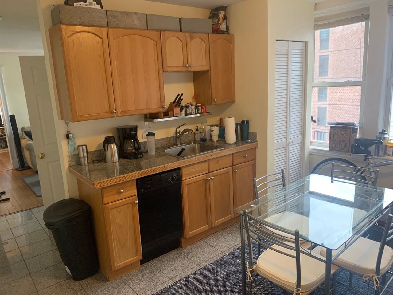 221 Hanover St - Photo 6 of 19