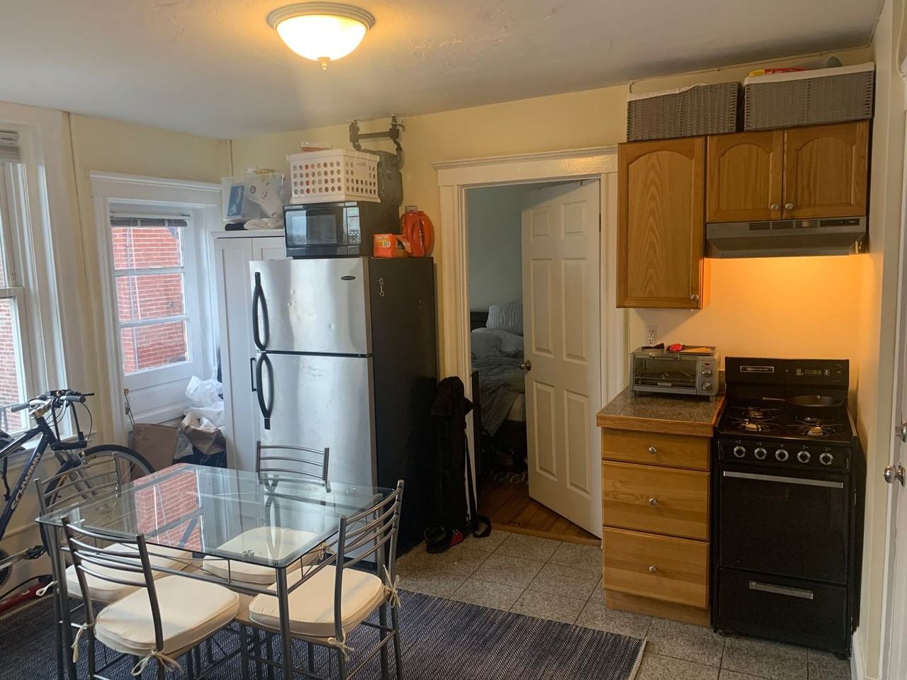 221 Hanover St - Photo 7 of 19