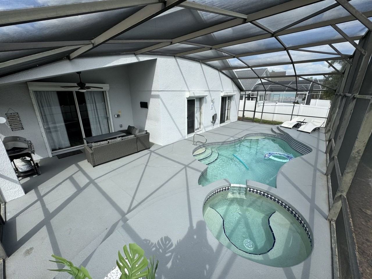 7900 Canary Palm Ct - Photo 2 of 17