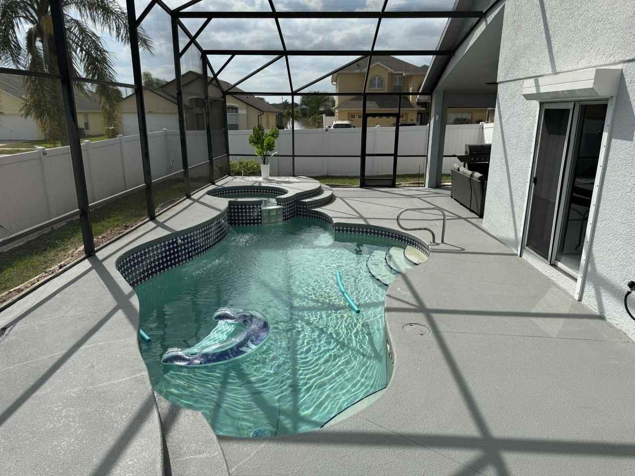 7900 Canary Palm Ct - Photo 3 of 17