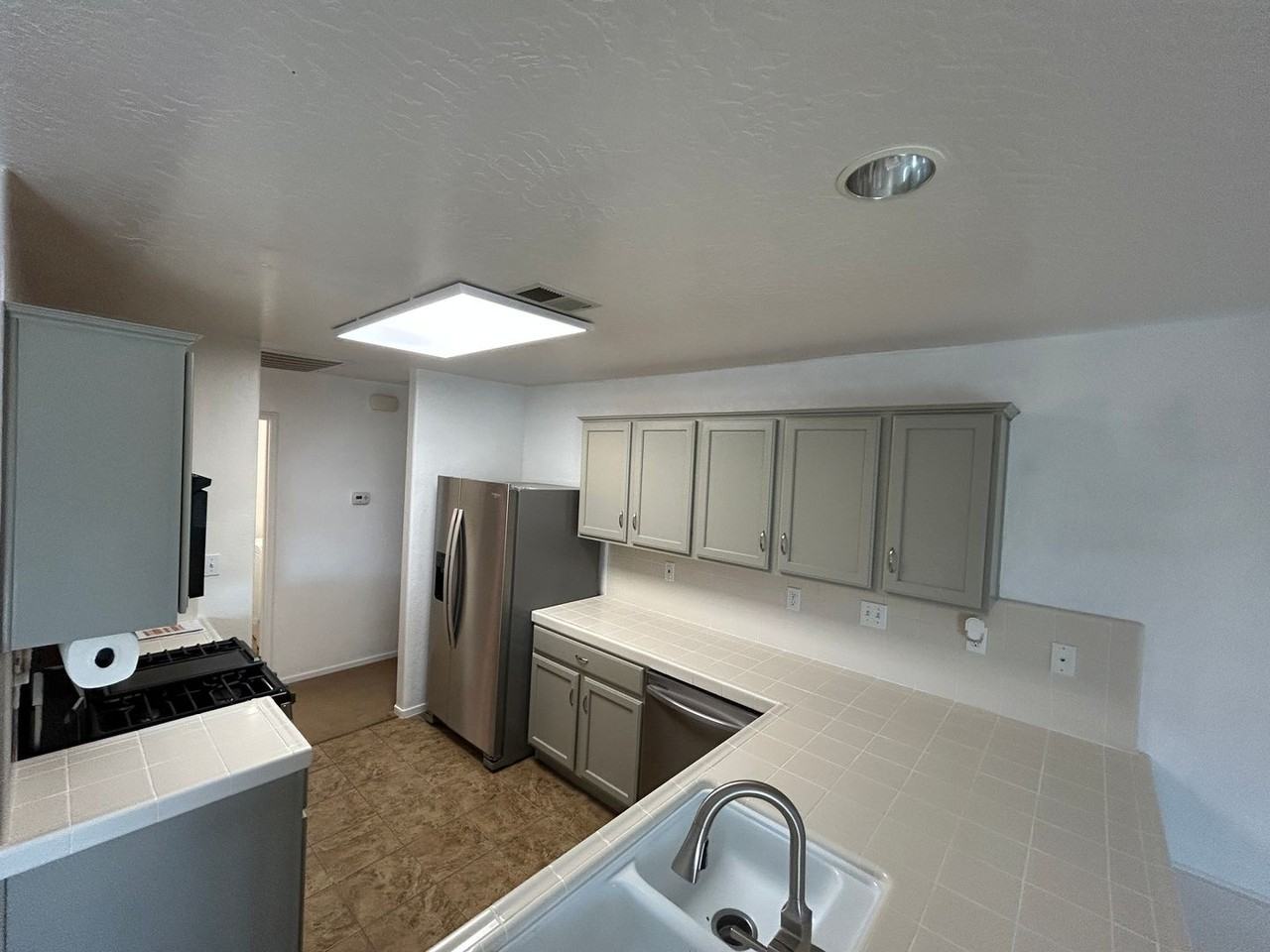 2021 W Hampton Dr - Photo 6 of 24