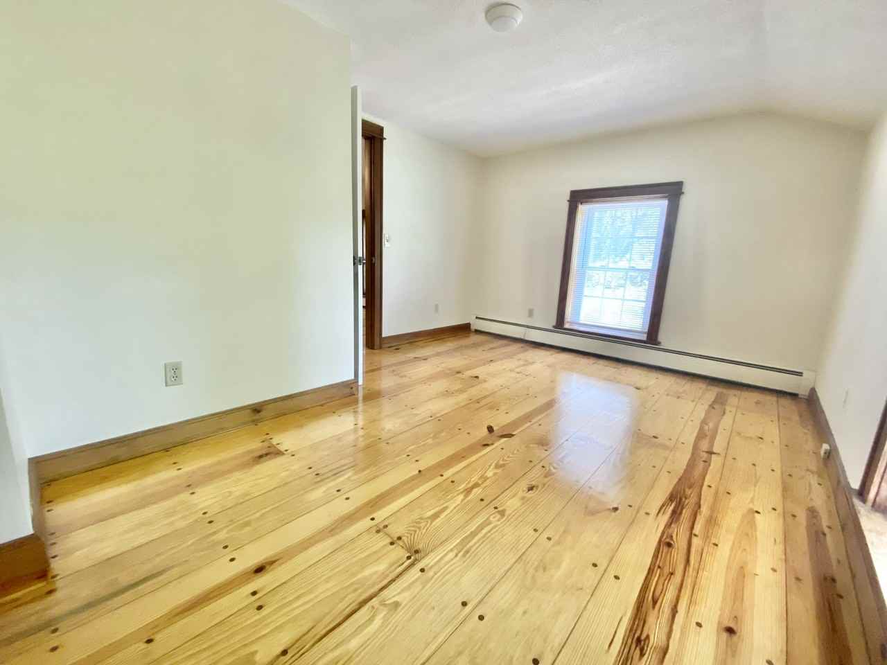 37 Middle St #2 - Photo 7 of 17