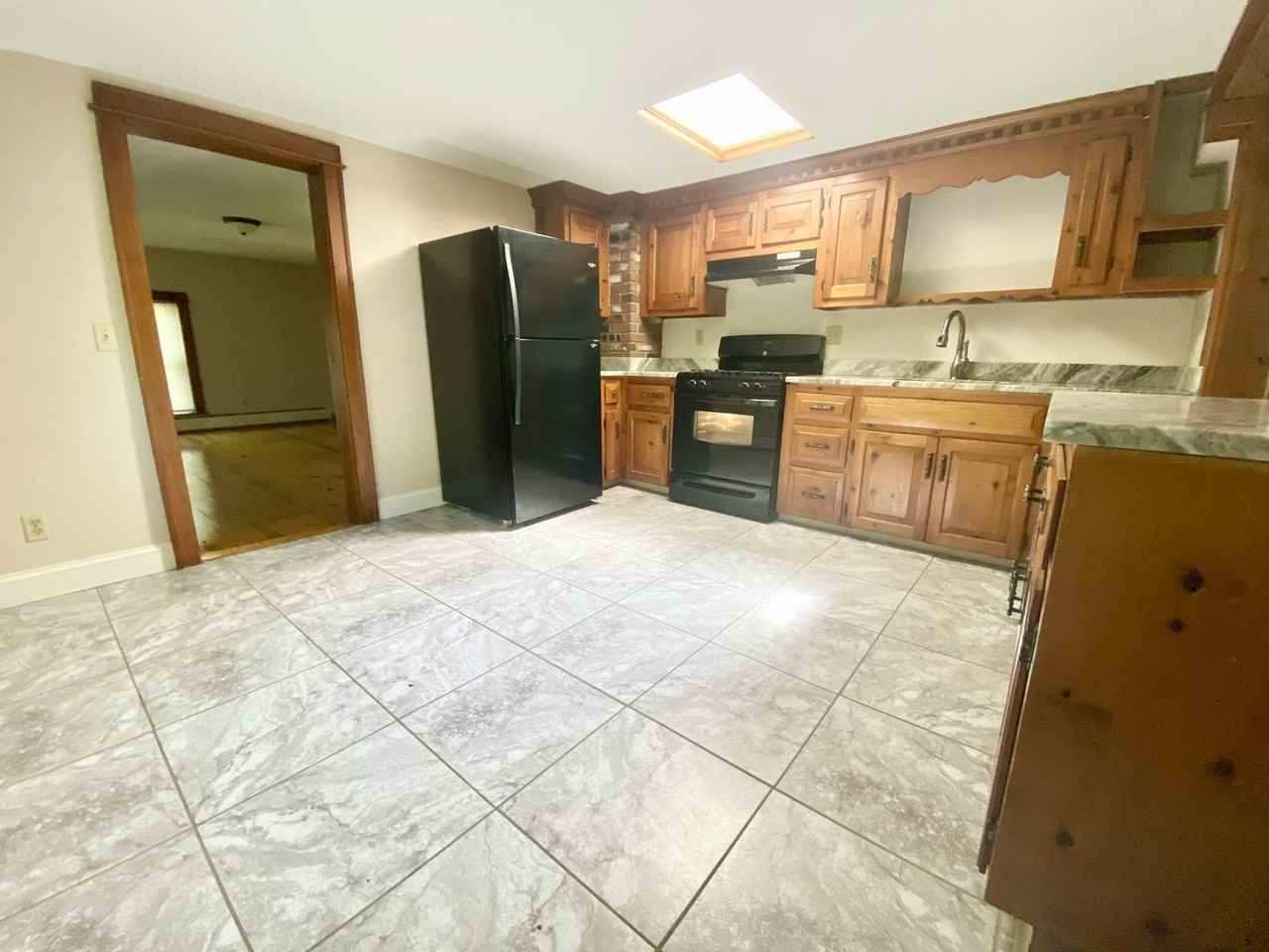 37 Middle St #2 - Photo 5 of 17