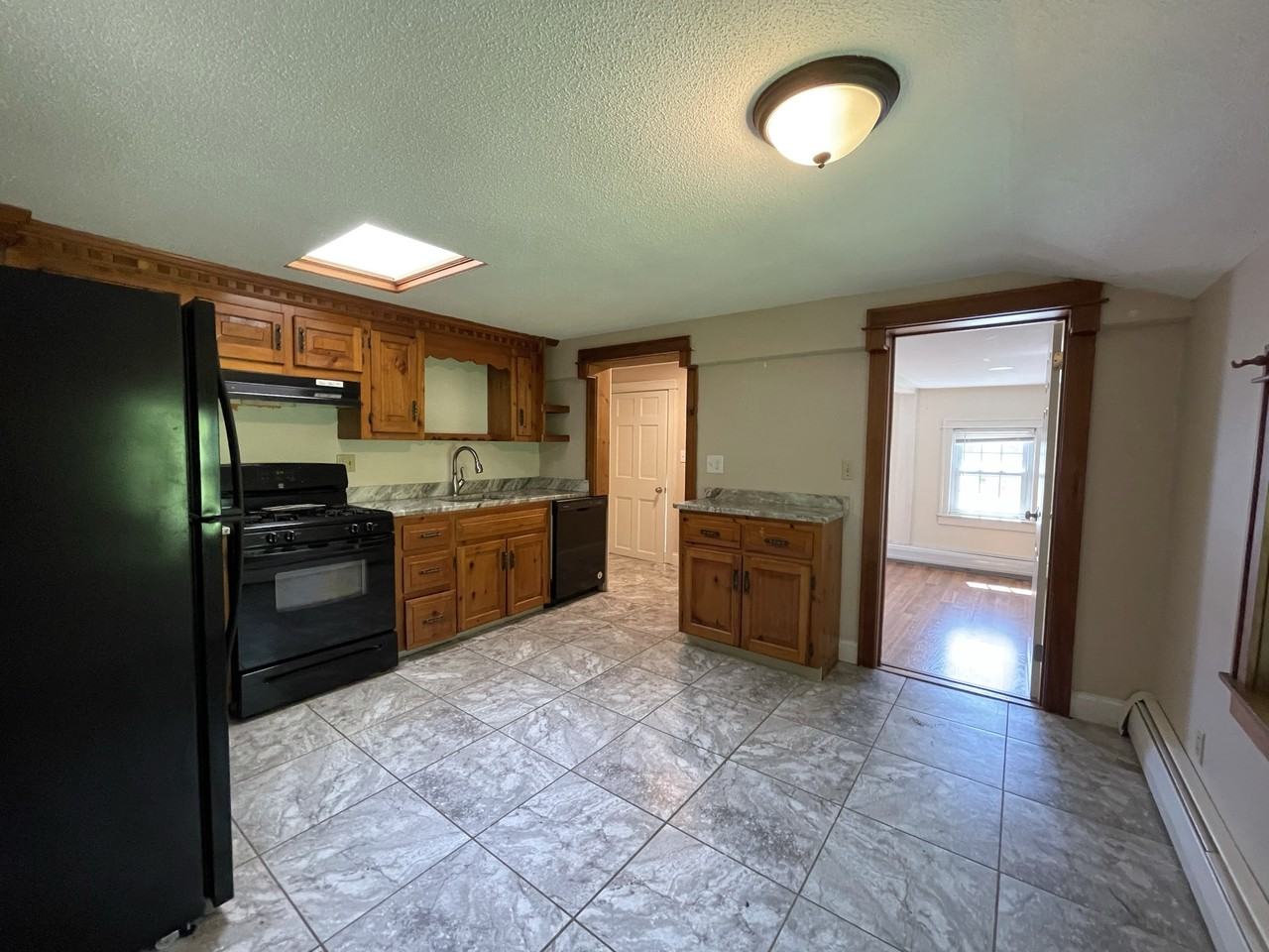 37 Middle St #2 - Photo 3 of 17