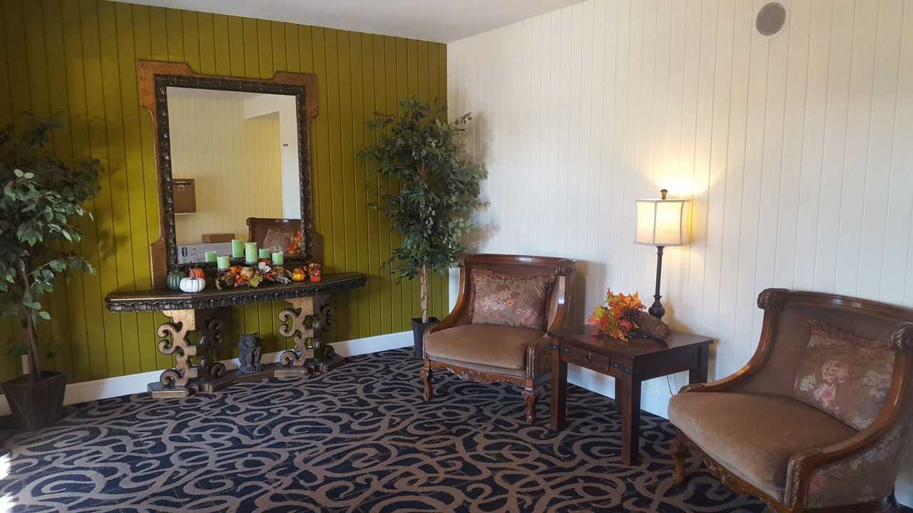 Villa Capri Apartments - Photo 2 of 2