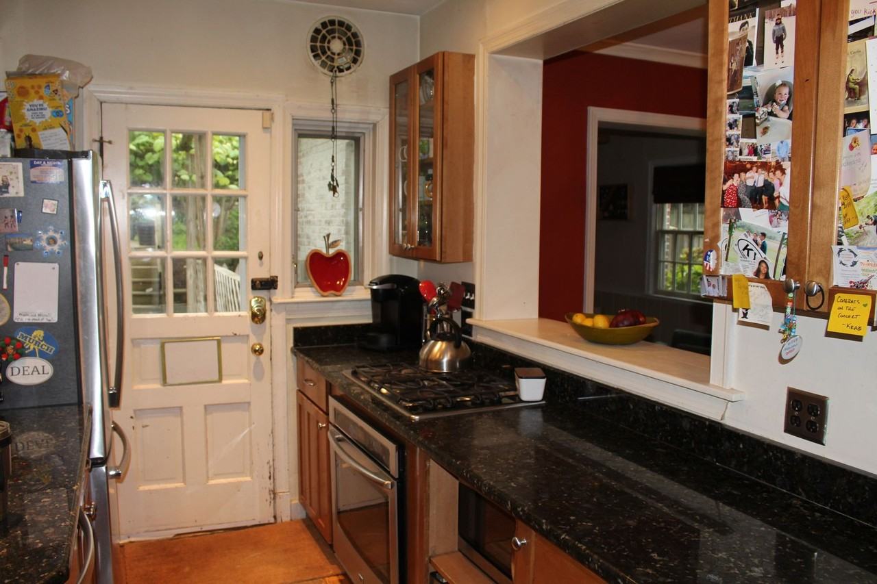 5138 Nebraska Ave Nw - Photo 6 of 23