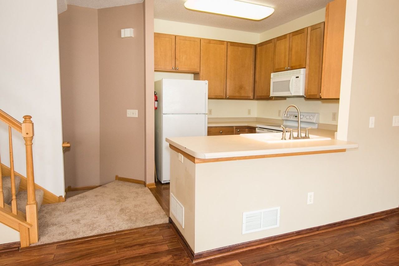 650 Kingfisher Ln #I - Photo 4 of 20