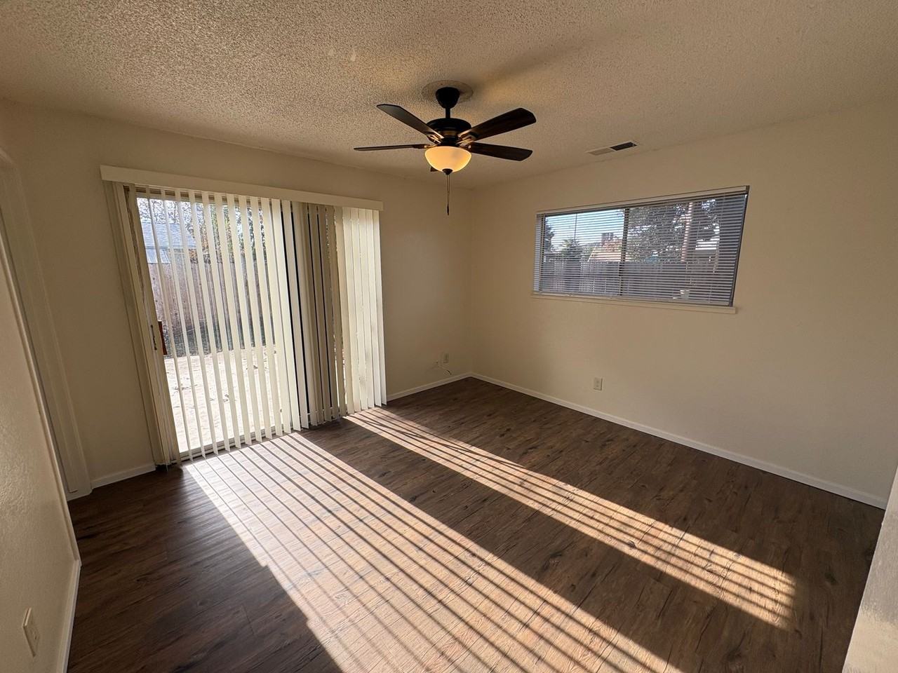 1309 N Central St - Photo 3 of 29