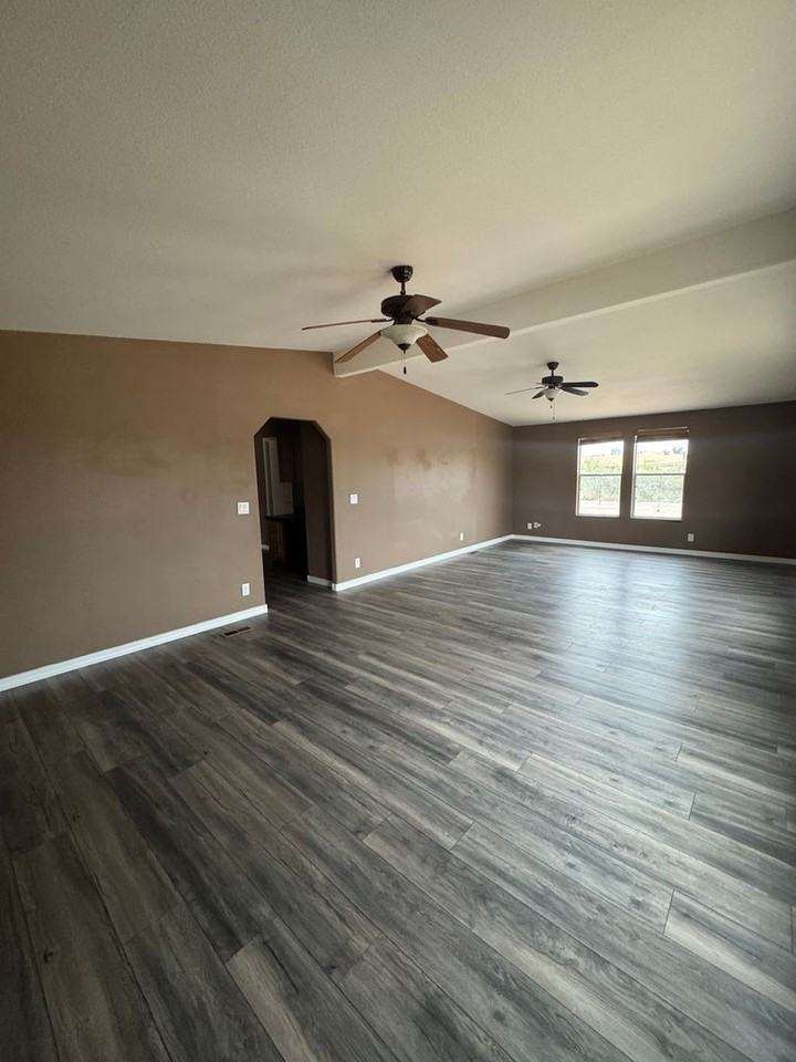 5800 E Hermans Rd #1 - Photo 4 of 8