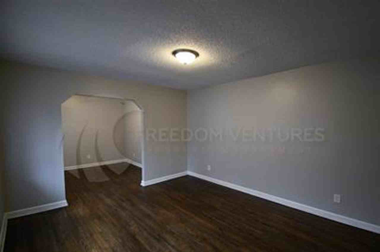 209 13th Ave Ne - Photo 4 of 22