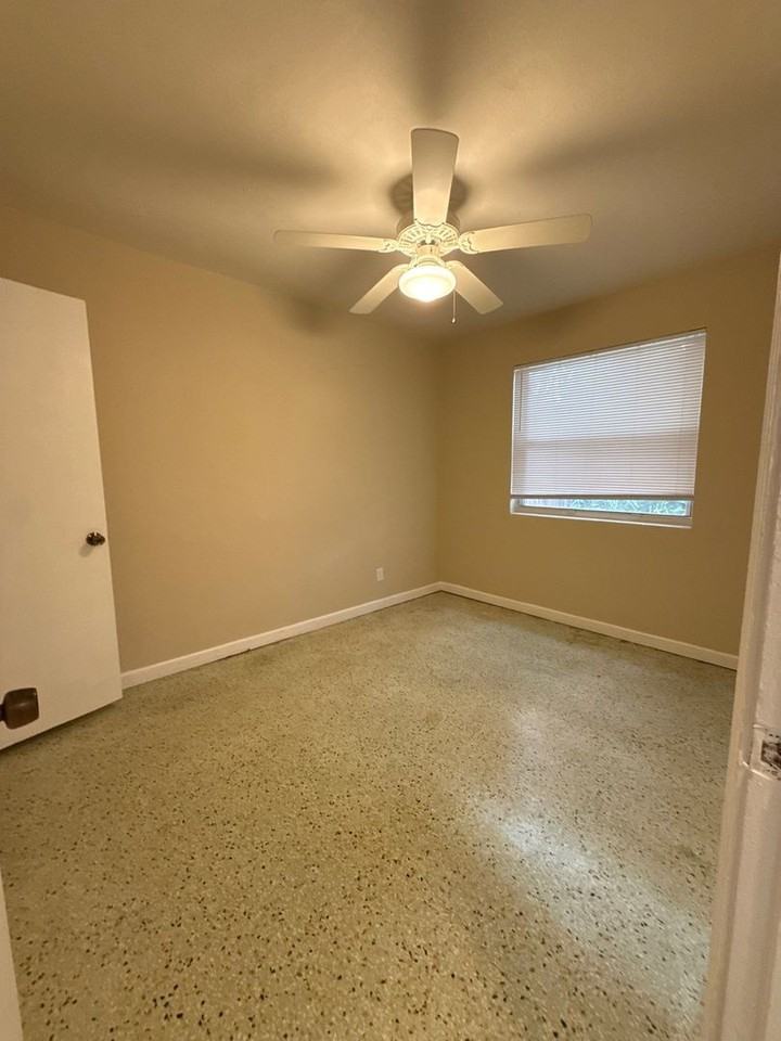 1234 River Bank Ct - Photo 2 of 7