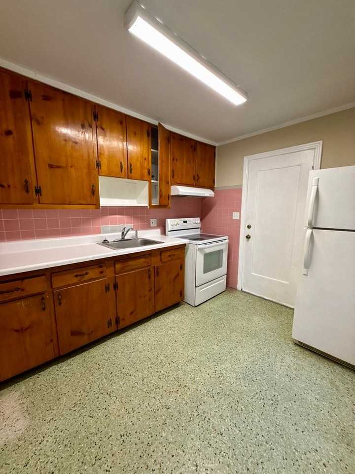 1234 River Bank Ct - Photo 3 of 7