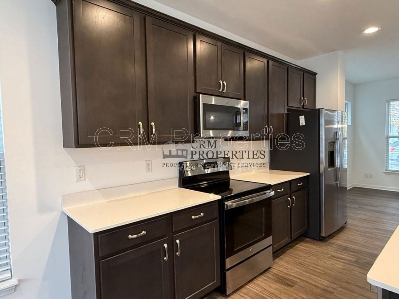 326 N Warman Ave - Photo 5 of 26