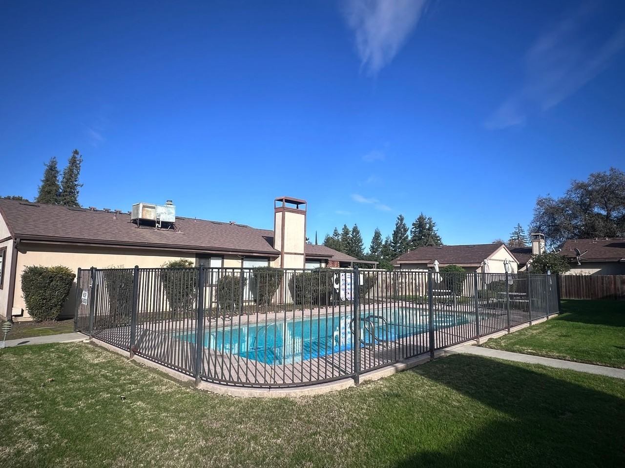 3737 W Hillsdale Ave - Photo 4 of 23