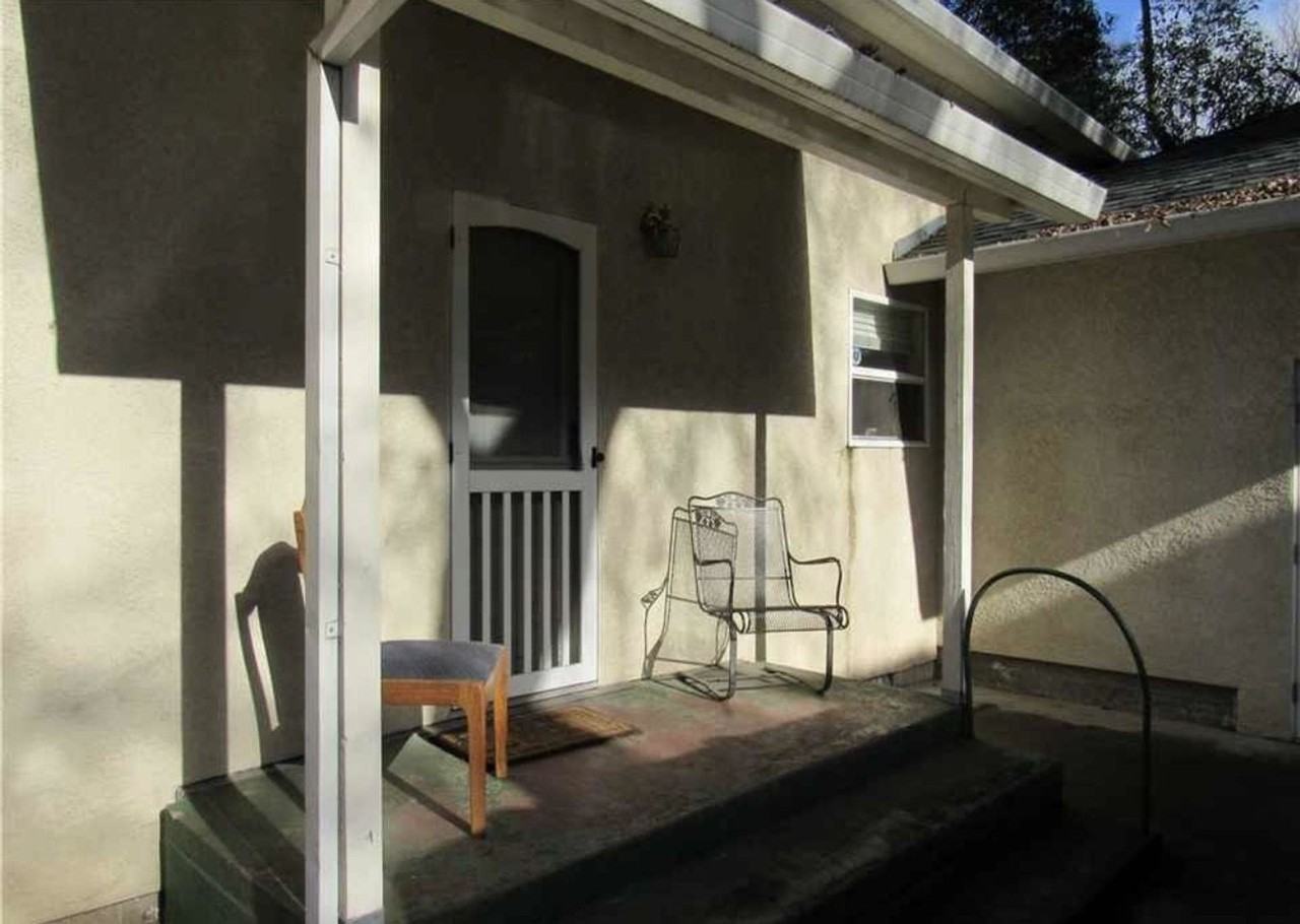 445 W 6th St - Photo 2 of 12