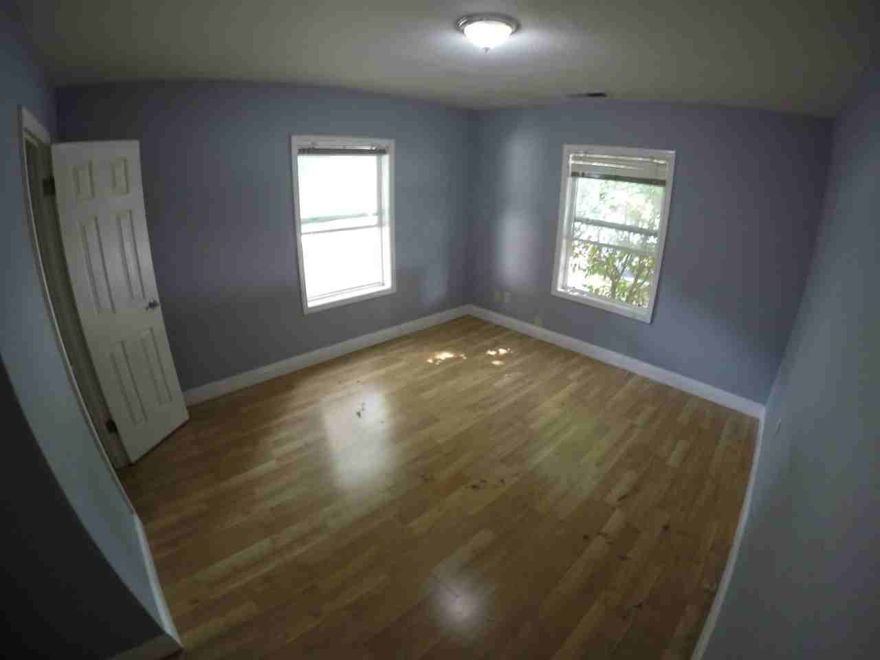 445 W 6th St - Photo 7 of 12