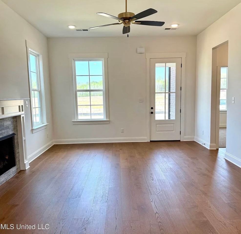 607 Sunflower St - Photo 2 of 25