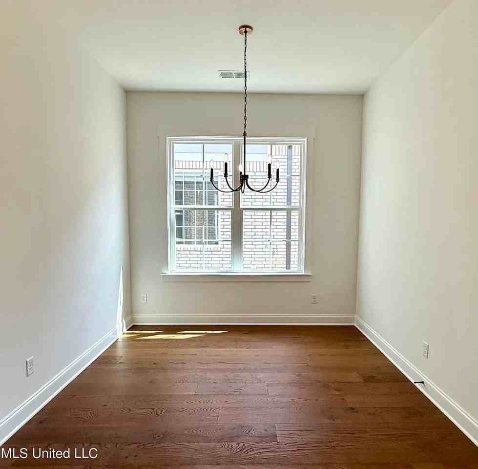 607 Sunflower St - Photo 5 of 25