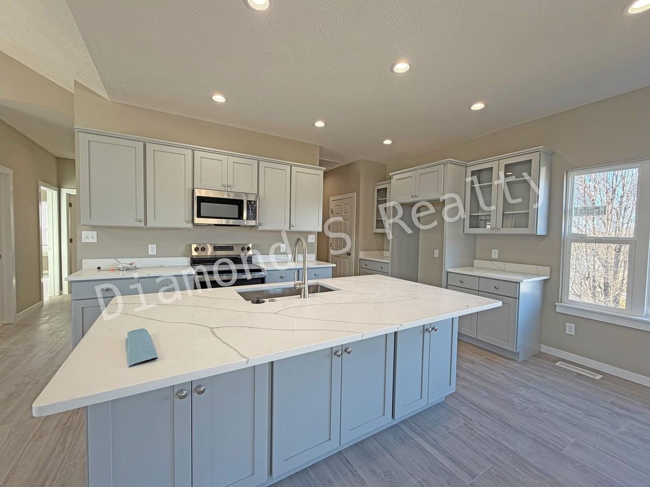 2123 N 26th St - Photo 7 of 27