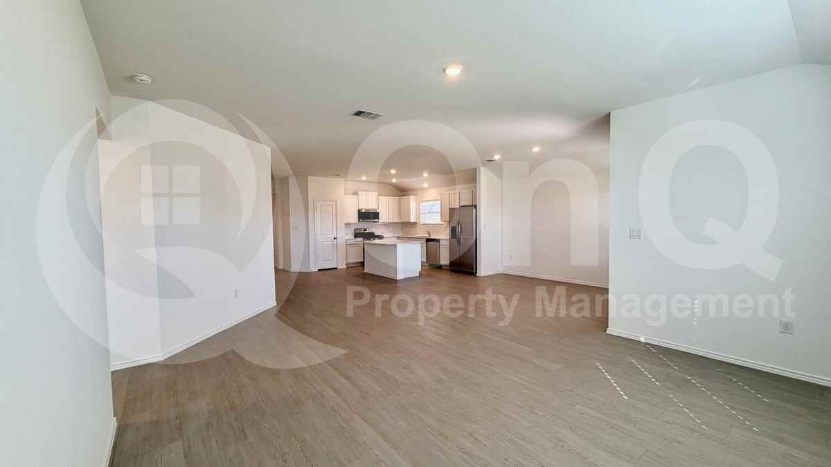 Corniche Cir - Photo 6 of 22