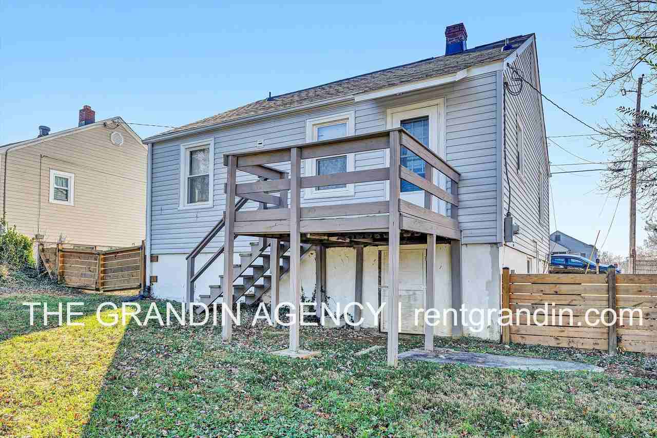 3911 Michigan Ave Nw - Photo 3 of 34