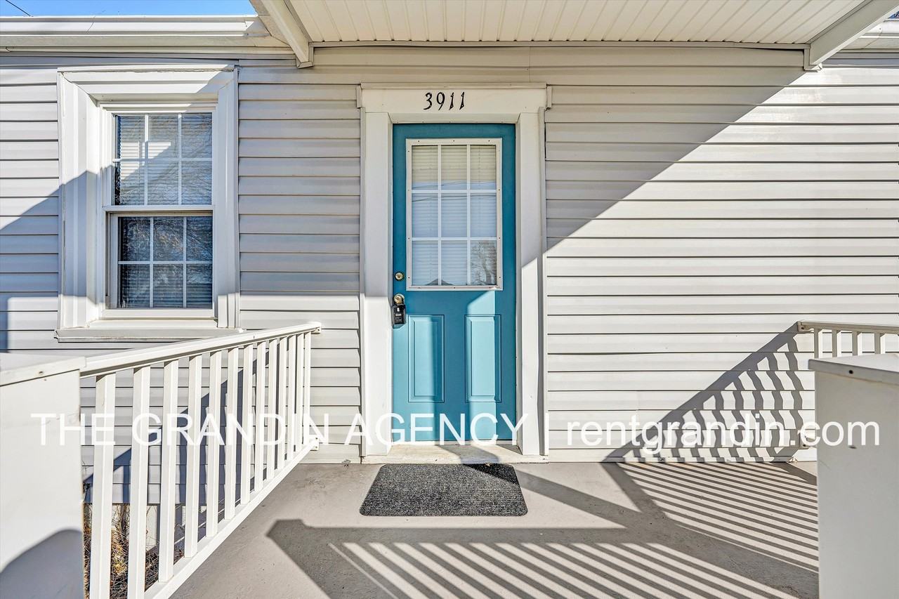 3911 Michigan Ave Nw - Photo 2 of 34