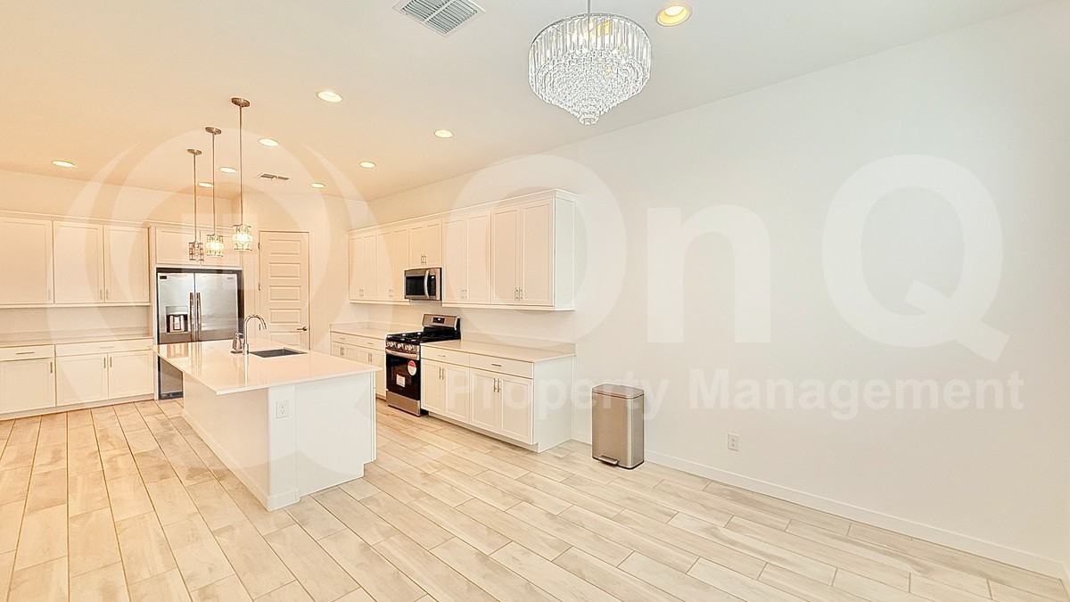 3179 W Via Dona Rd - Photo 4 of 39