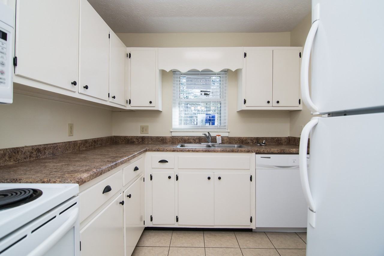 1536 Coombs Dr #2 - Photo 5 of 21