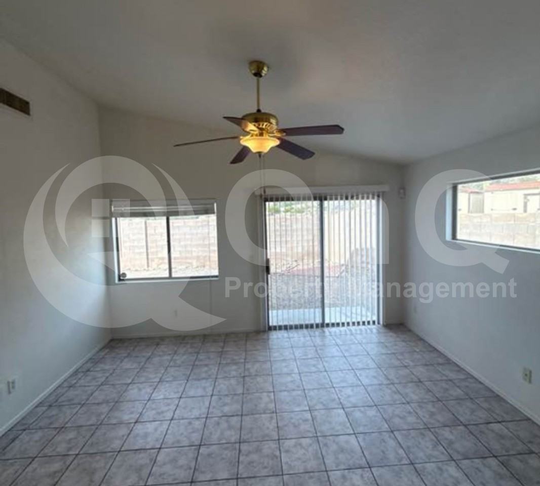 932 W Brave River Pl - Photo 4 of 7