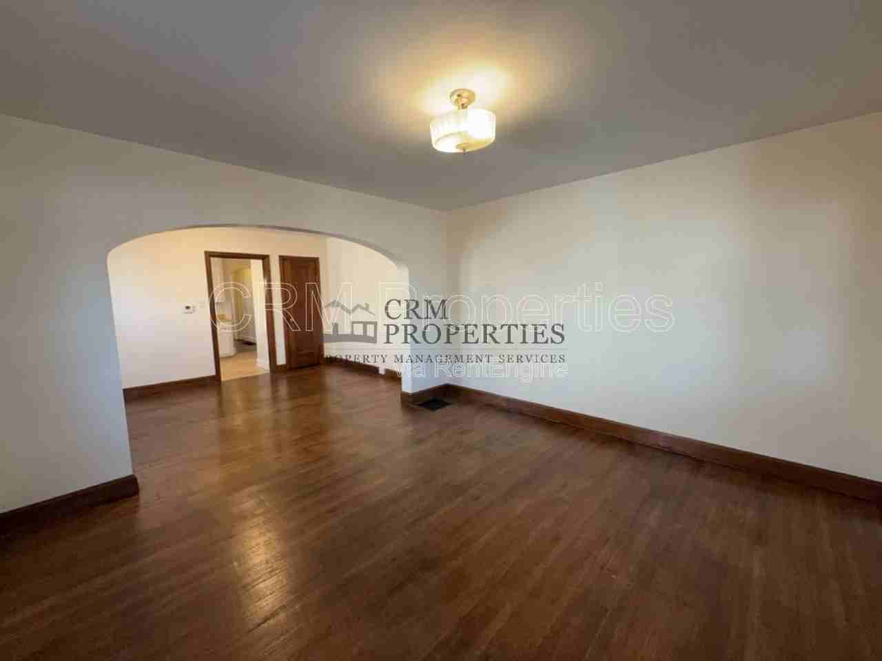 933 N Linwood Ave - Photo 4 of 21