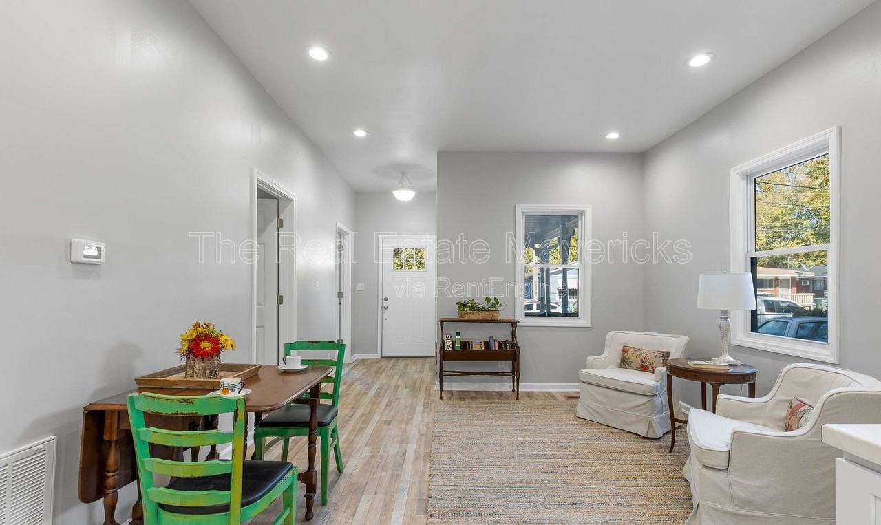 1810 Jackson St - Photo 4 of 16