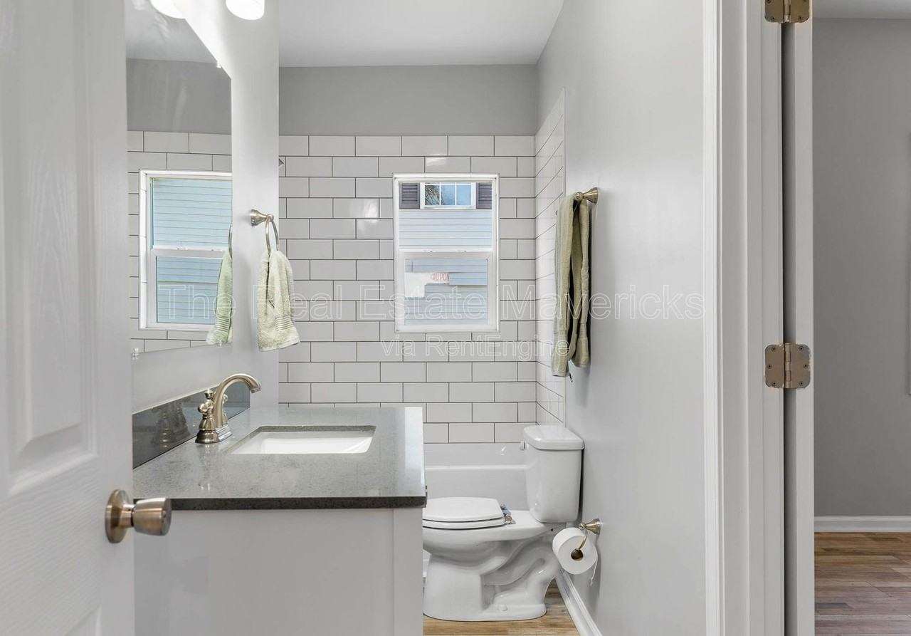 1810 Jackson St - Photo 7 of 16