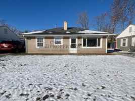 featured image of 1008 E Fischer St