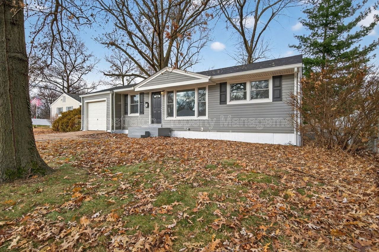 315 Saint Anthony Ln - Photo 2 of 30