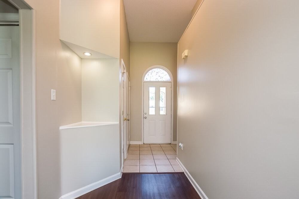 10909 Lexington Dr - Photo 2 of 15