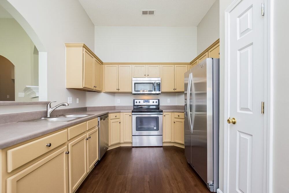 10909 Lexington Dr - Photo 6 of 15