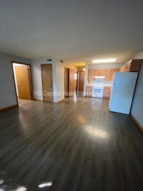 806 Olive St #1 - Photo 3 of 10