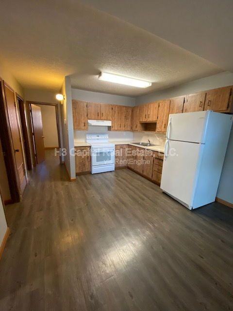 806 Olive St #1 - Photo 4 of 10