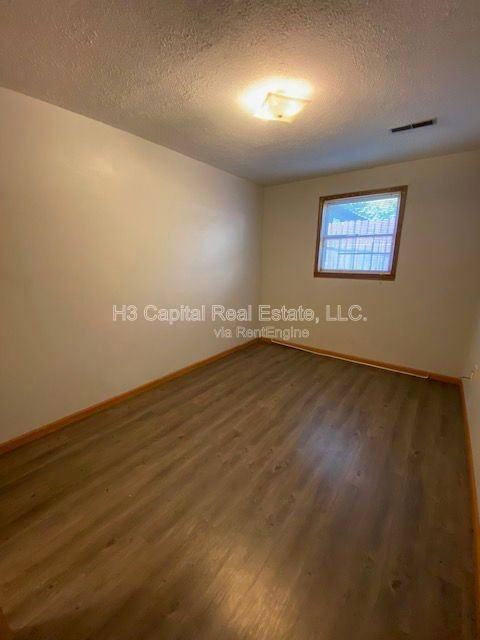 806 Olive St #1 - Photo 6 of 10