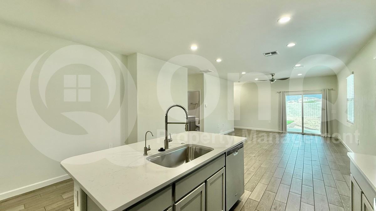 24162 W Verlea Dr - Photo 4 of 20