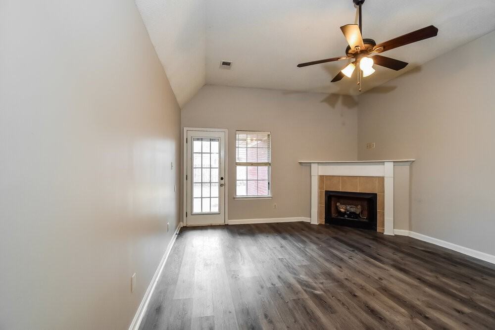 8238 Regal Bend Dr - Photo 5 of 17