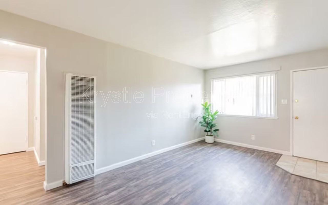 2021 Red Robin Ln #4 - Photo 6 of 16